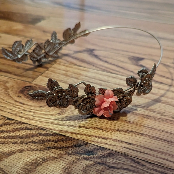 Gold Flower Crown - Picture 2 of 3